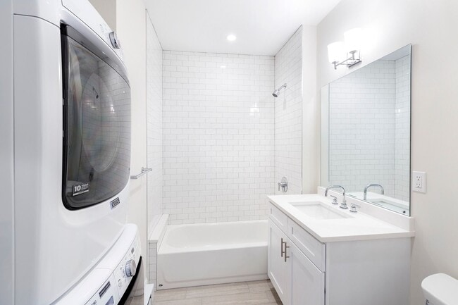 Building Photo - Amazing one bed in South End!