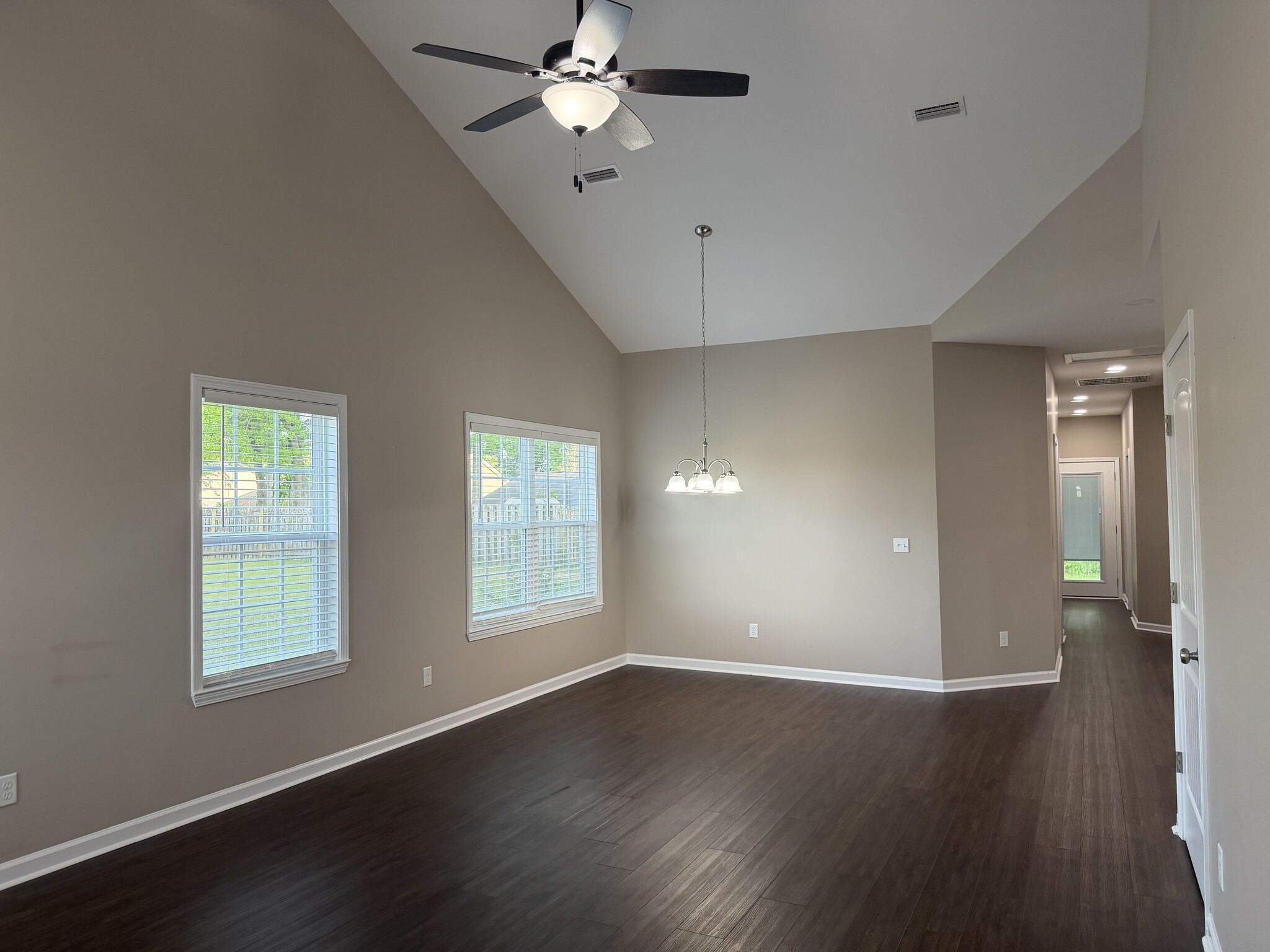 Building Photo - 137 Heyward Dr