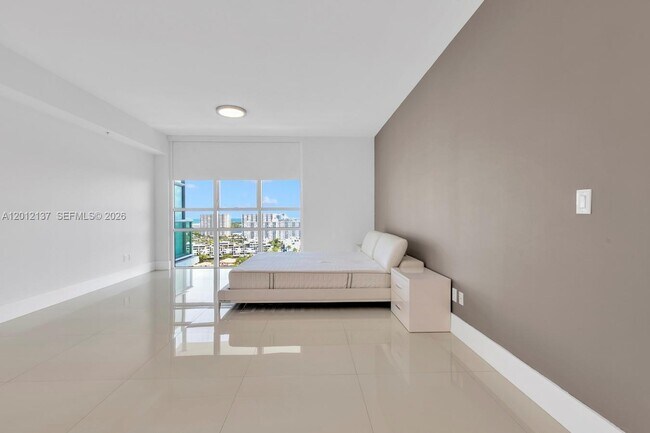 Building Photo - 400 Sunny Isles Blvd