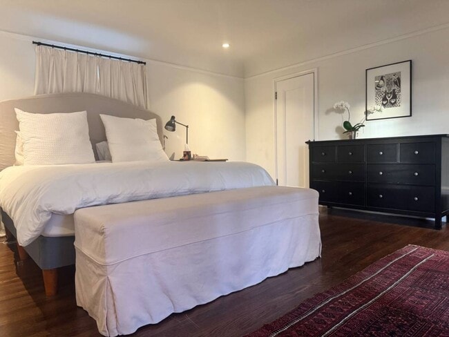 Building Photo - Elegant Furnished Spanish-Style Home, 3BR/...