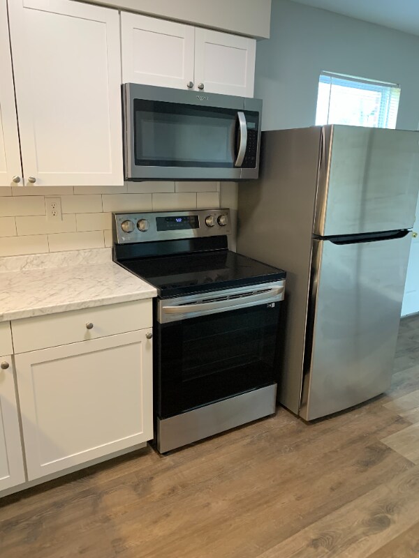 Building Photo - 2 W Academy Dr