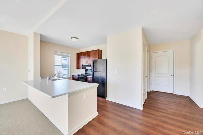 Building Photo - 3 Meadows Ln