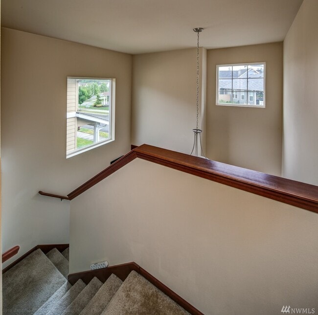 Building Photo - 341 Holland Ave