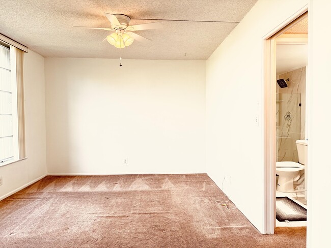 Building Photo - 3080 N Course Dr
