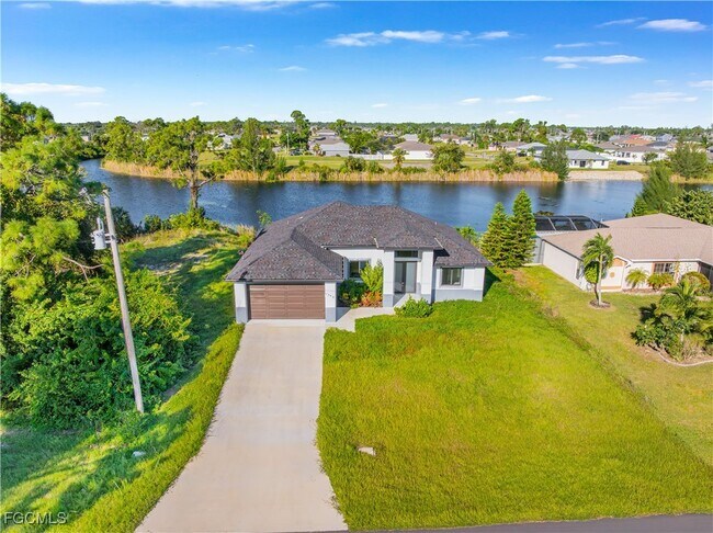 Building Photo - 3340 NE 19th Ave