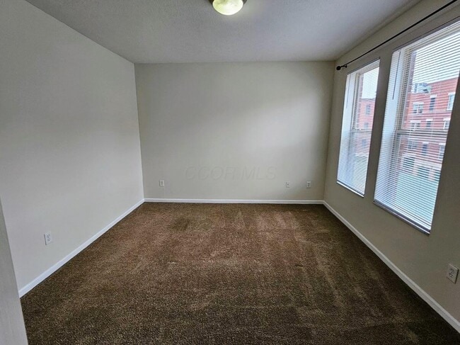 Building Photo - 120 E Mound St