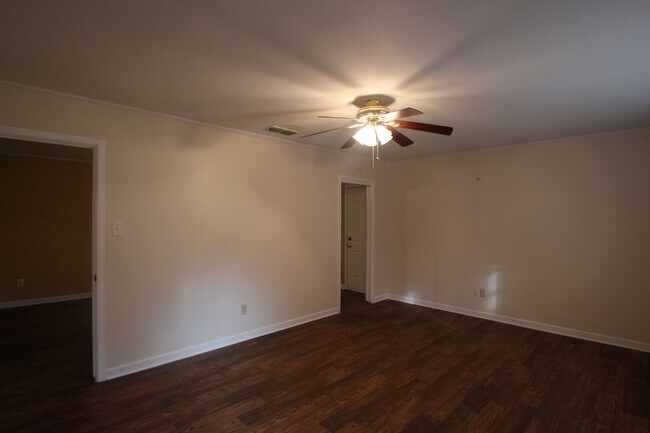 Building Photo - Coming Soon: 4 Bedroom 2 Bath home in Tyler!