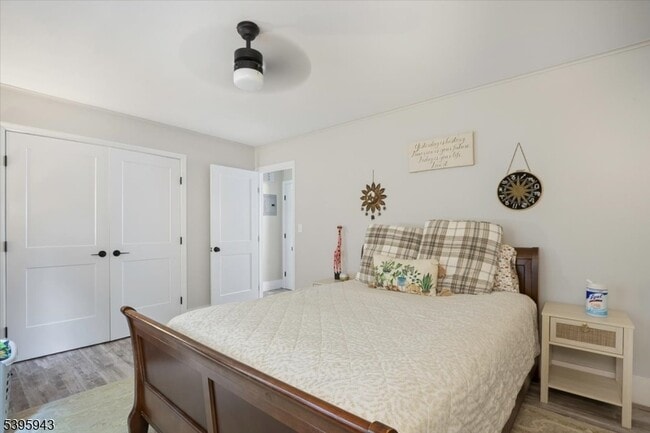 Building Photo - 21 Munson St