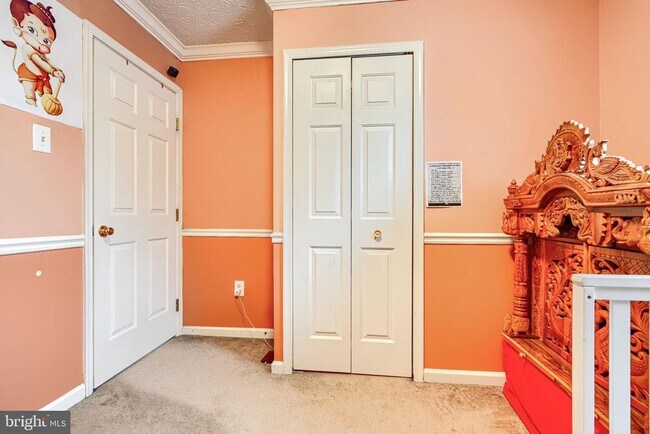 Building Photo - 10 Bluestem Ct