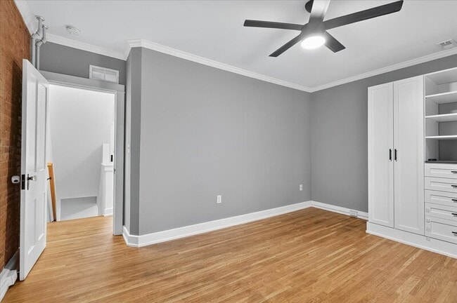 Building Photo - 255 New Holland Ave