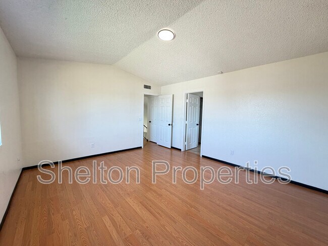 Building Photo - 5239 N 78th Dr