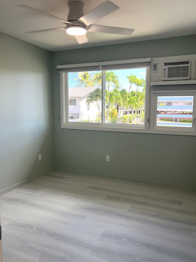 Building Photo - Koko Isle Circle - 4 bedroom, 3 bath townh...