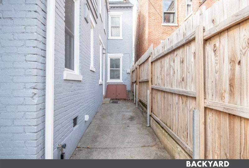 Building Photo - 514 St Joseph St