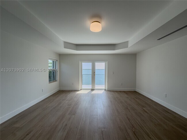 Building Photo - 5297 SW 183rd Ave