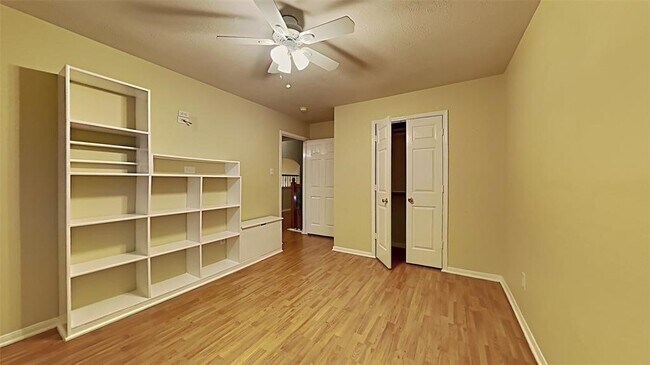 Building Photo - 2114 Winding Hollow Dr