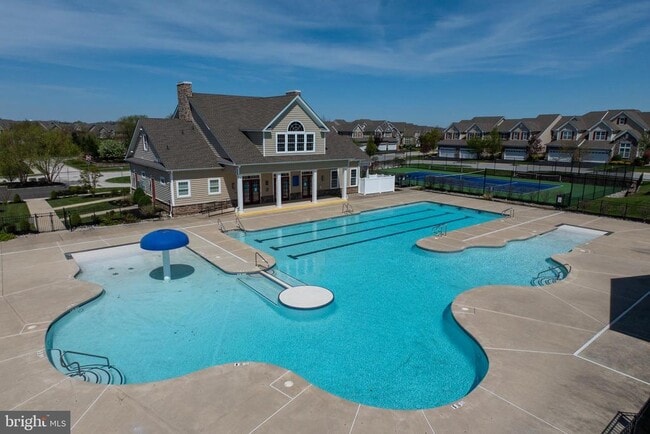 Building Photo - 71 Iron Hill Way