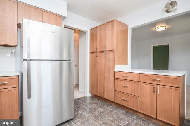 Building Photo - 2812 Yeonas Dr