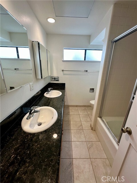 Building Photo - 122 15th St