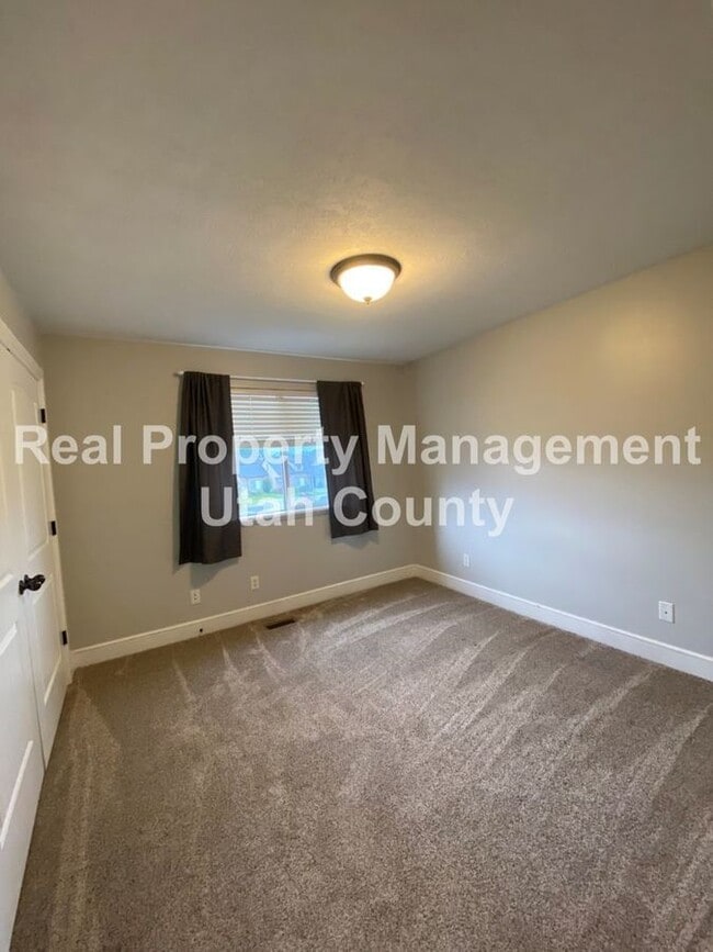 Building Photo - 1769 S 700 W