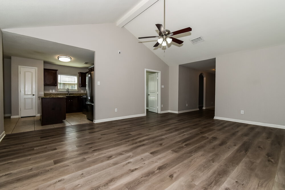 Building Photo - 1327 Chapman Dr