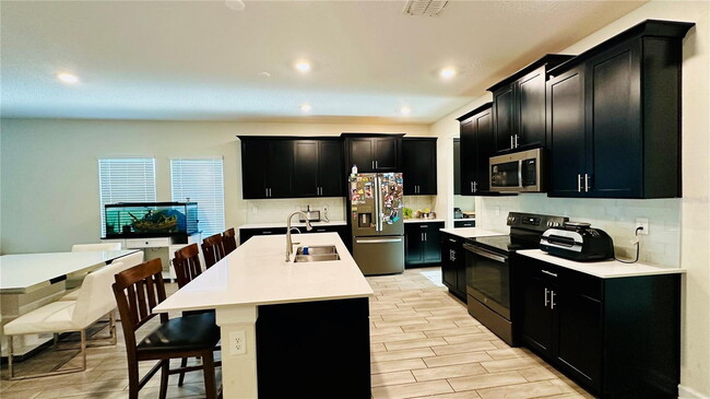 Building Photo - 2525 Camden Park Cir
