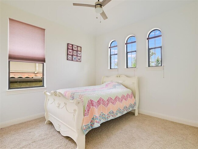 Building Photo - 2305 Gilia Dr