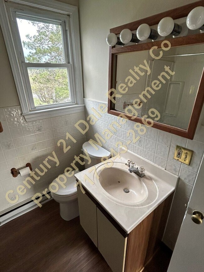 Building Photo - New Bridgeville 79-81