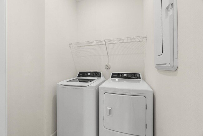 Building Photo - 13652 Night Sky Pl