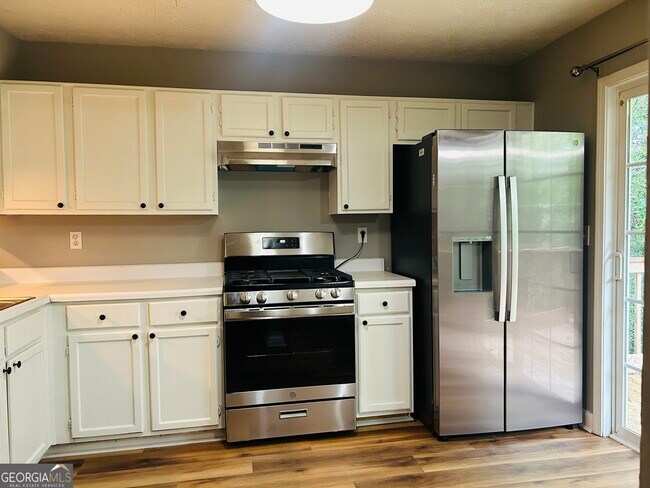 Building Photo - 207 Hillcrest Dr