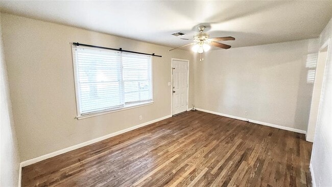 Building Photo - 4304 N Libby Ave