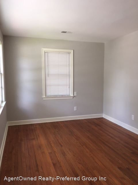 Building Photo - 2 br, 1 bath House - 633 Windermere Blvd.