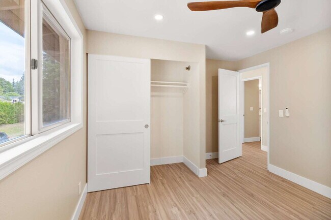 Building Photo - Modern 4-Bedroom Retreat Near Lake Whatcom...