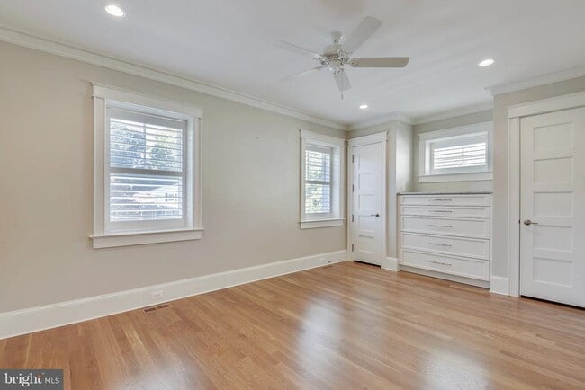 Building Photo - 8703 Bradmoor Dr