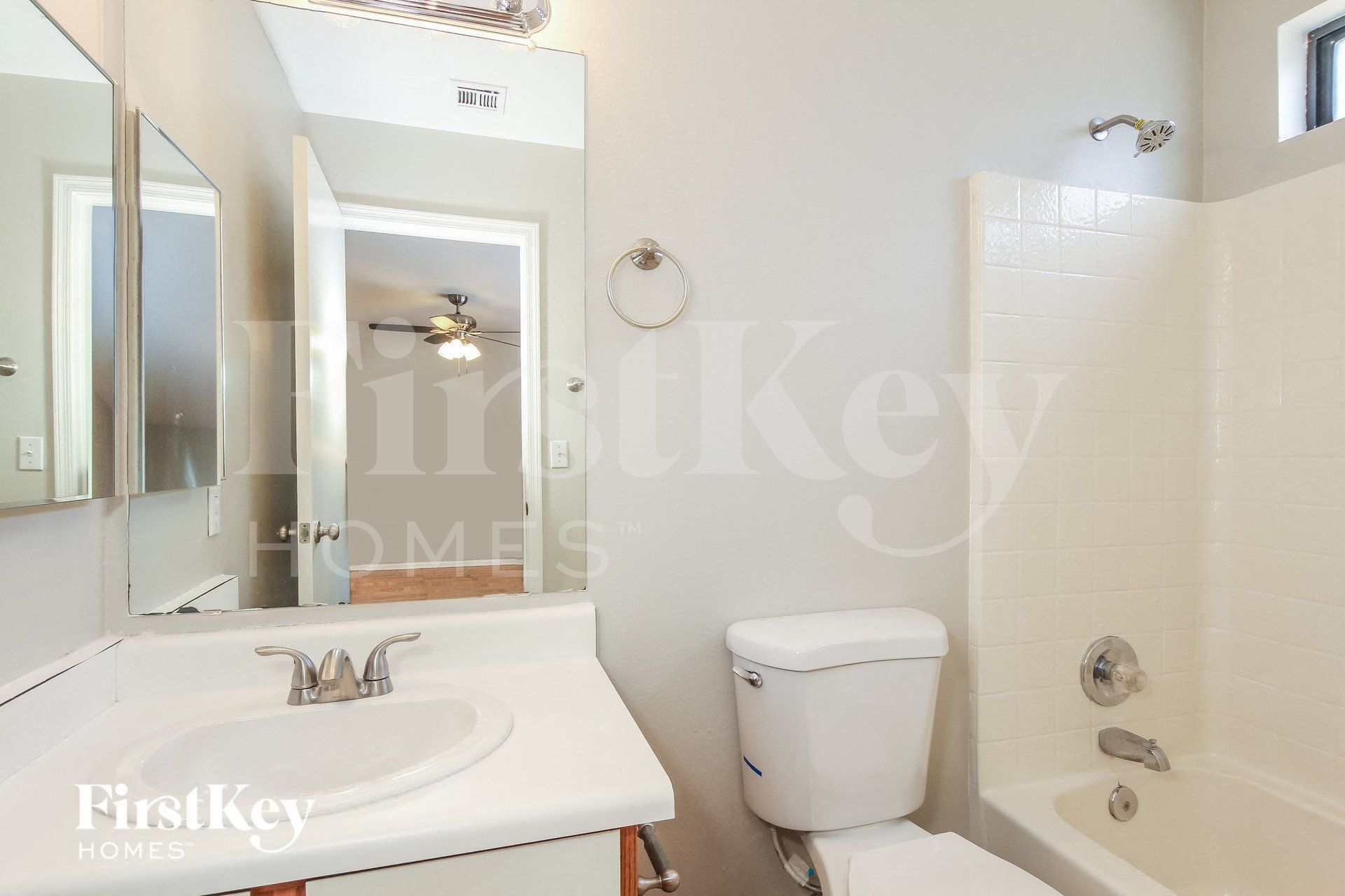 Building Photo - 3132 W Robin Ln