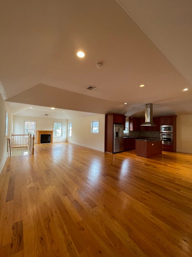 Primary Photo - 109 Cedar Rd