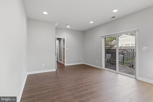 Building Photo - 5202 Garner St