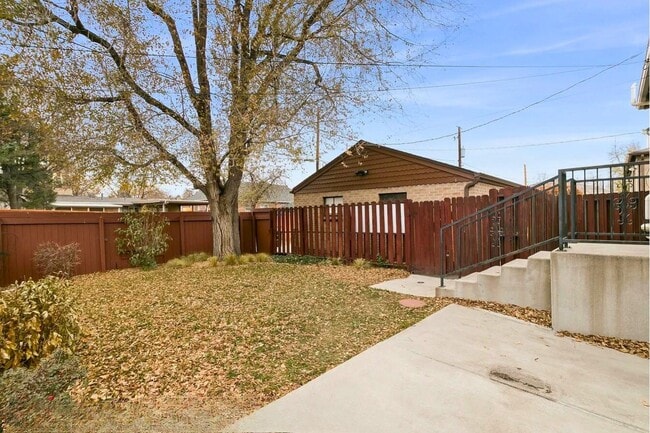 Building Photo - 2021 Perry St