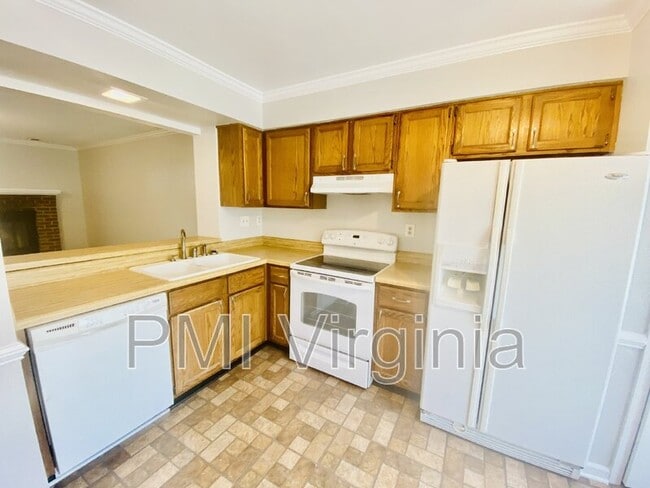 Building Photo - 5142 Settlers Park Dr