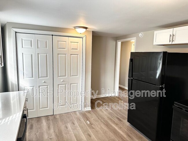 Building Photo - 606 Carver Dr