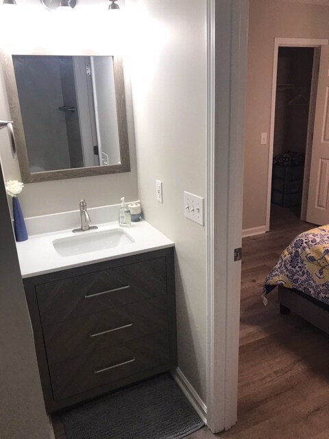 Building Photo - 614 3rd Ave S