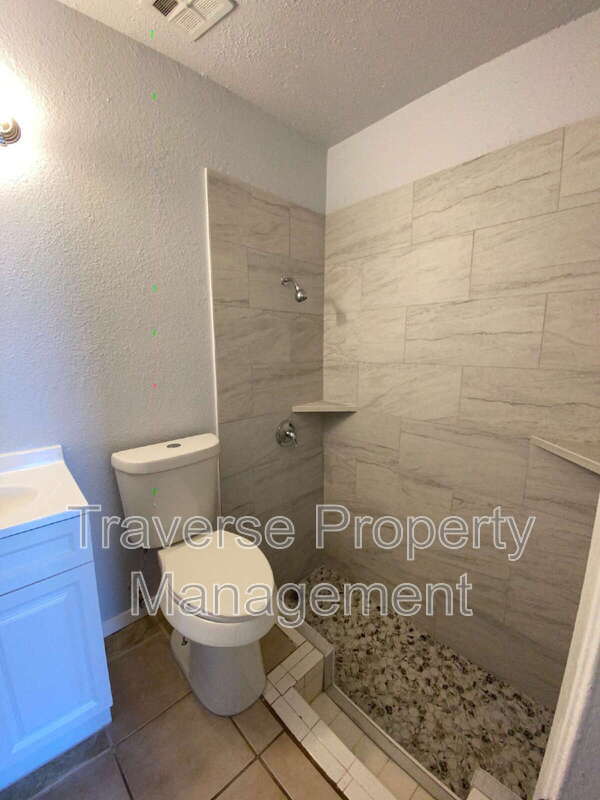 Building Photo - 6812 Trail Lake Dr