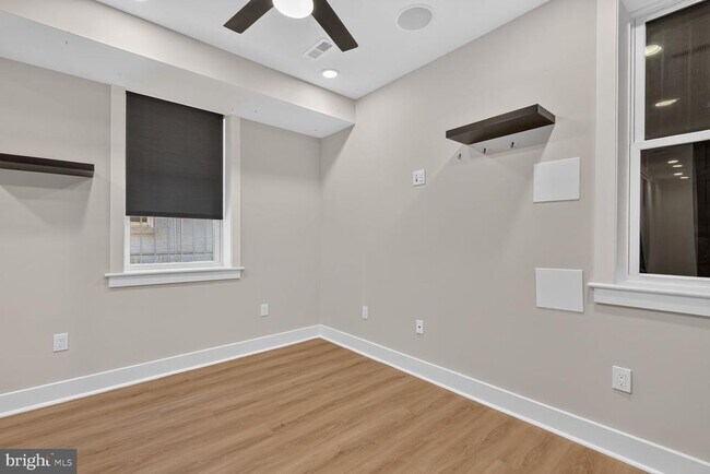 Building Photo - 724 Varnum St NW