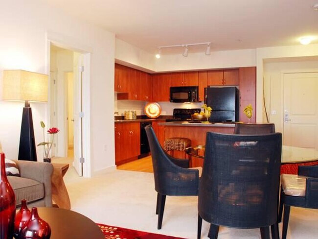 Building Photo - 10410 NE 2nd St