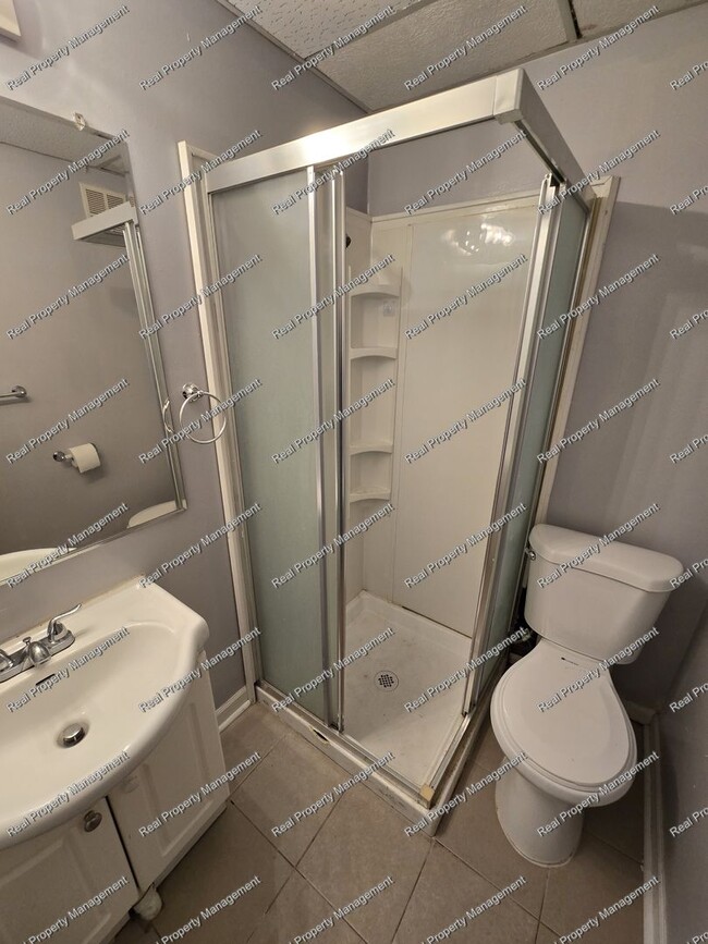 Building Photo - Updated Hobart Ranch