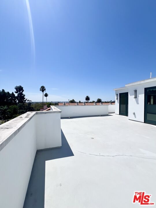 Building Photo - 859 S Lucerne Blvd