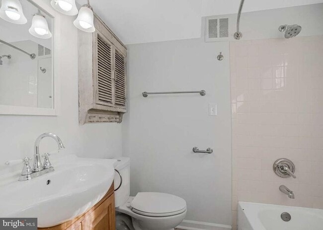 Building Photo - 2509 Oberlin Dr