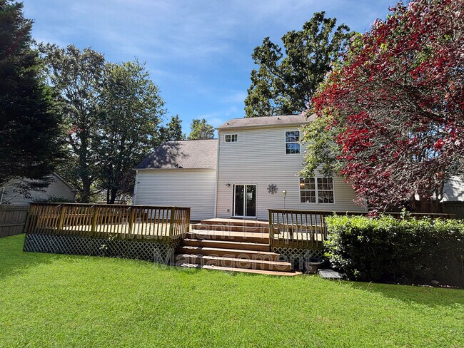 Building Photo - 110 Golden Crest Ct