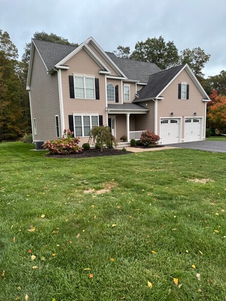Primary Photo - 4 Hinman Meadow Rd