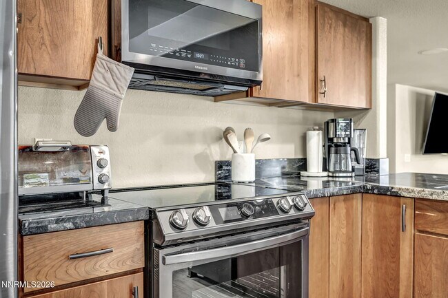 Building Photo - 5045 Pradera St