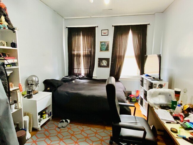 Building Photo - 117 N Robinson St